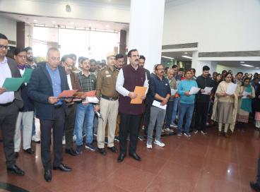 Recitation of the national song